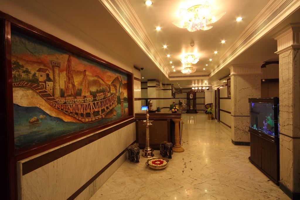 Hotel Pigeon International Bangalore Esterno foto