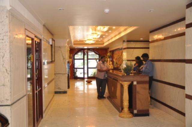 Hotel Pigeon International Bangalore Esterno foto
